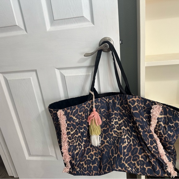 Debbie Katz Leopard Print Tote Bag with Tassel Accent - Picture 5 of 5